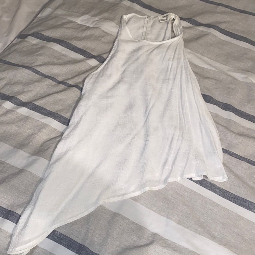 Sans souci white summer slant top made of beautiful white linen